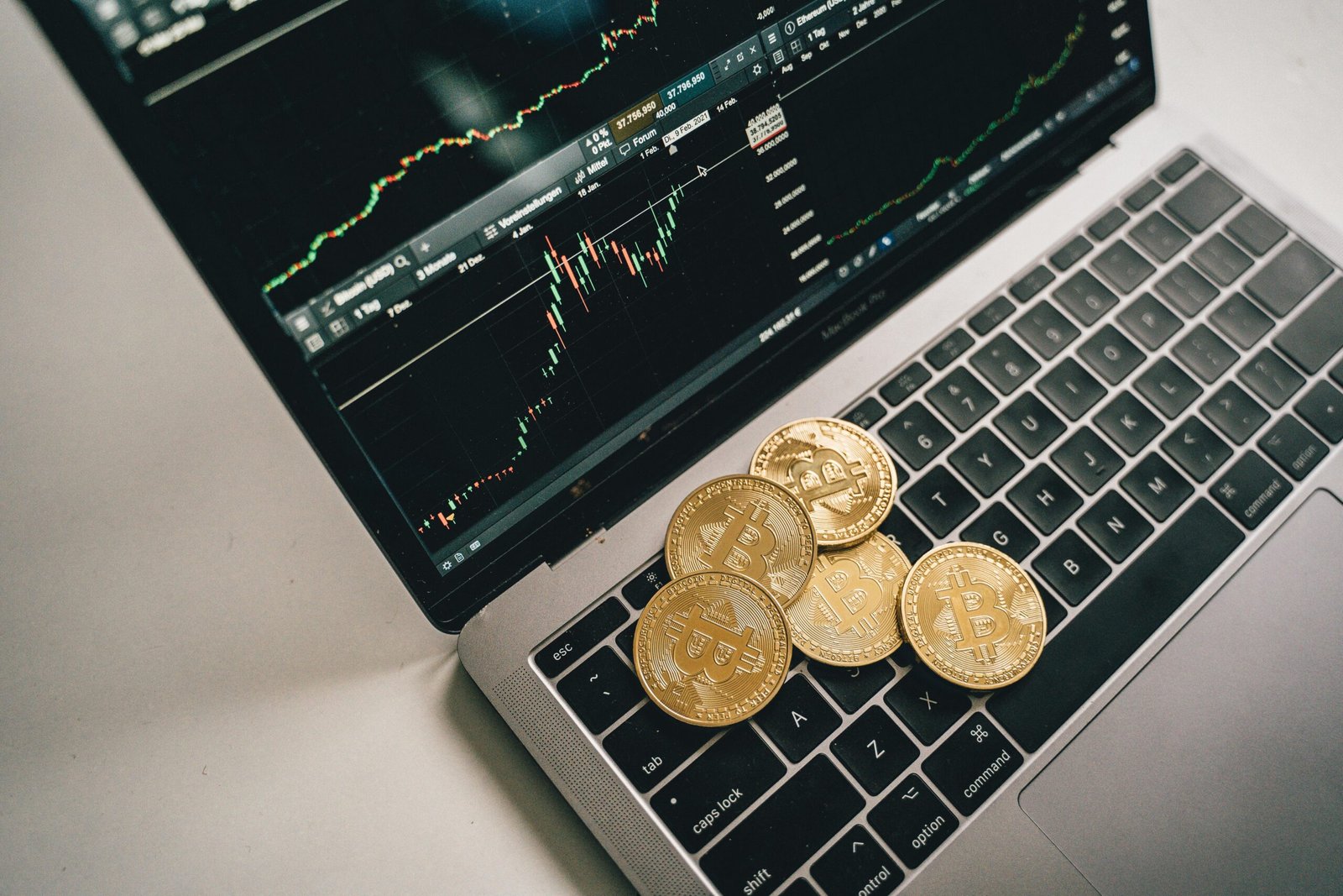 Platform untuk Investasi Emas Online